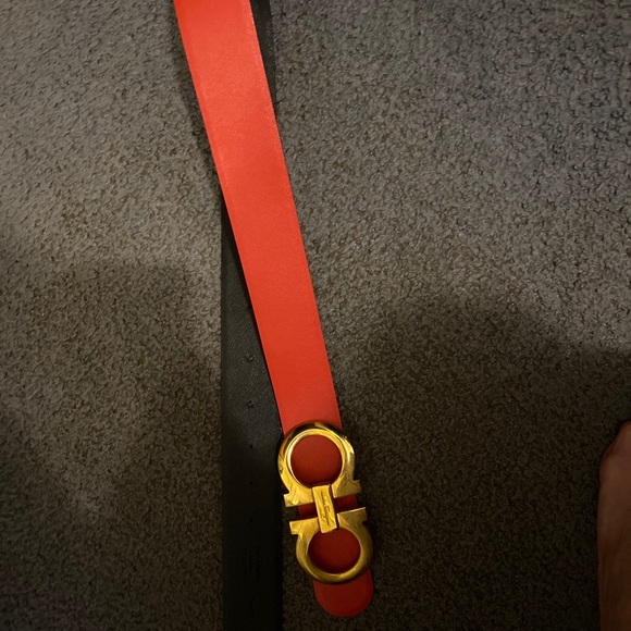AUTHENTIC SALVADORE FERRAGAMO BELT SIZE 36 REVERSIBLE.